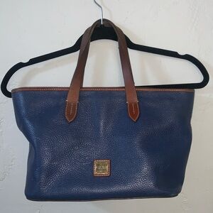 Vintage Dooney & Bourke 1990s Navy Tote Bag Pebble Leather Brown Trim Top Handle